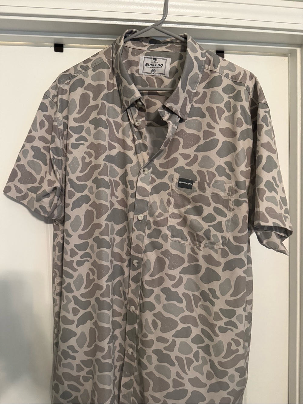 BURLEBO Men’s Short Sleeve Button-Down Shirt - Light Gray & Charcoal Spot Print